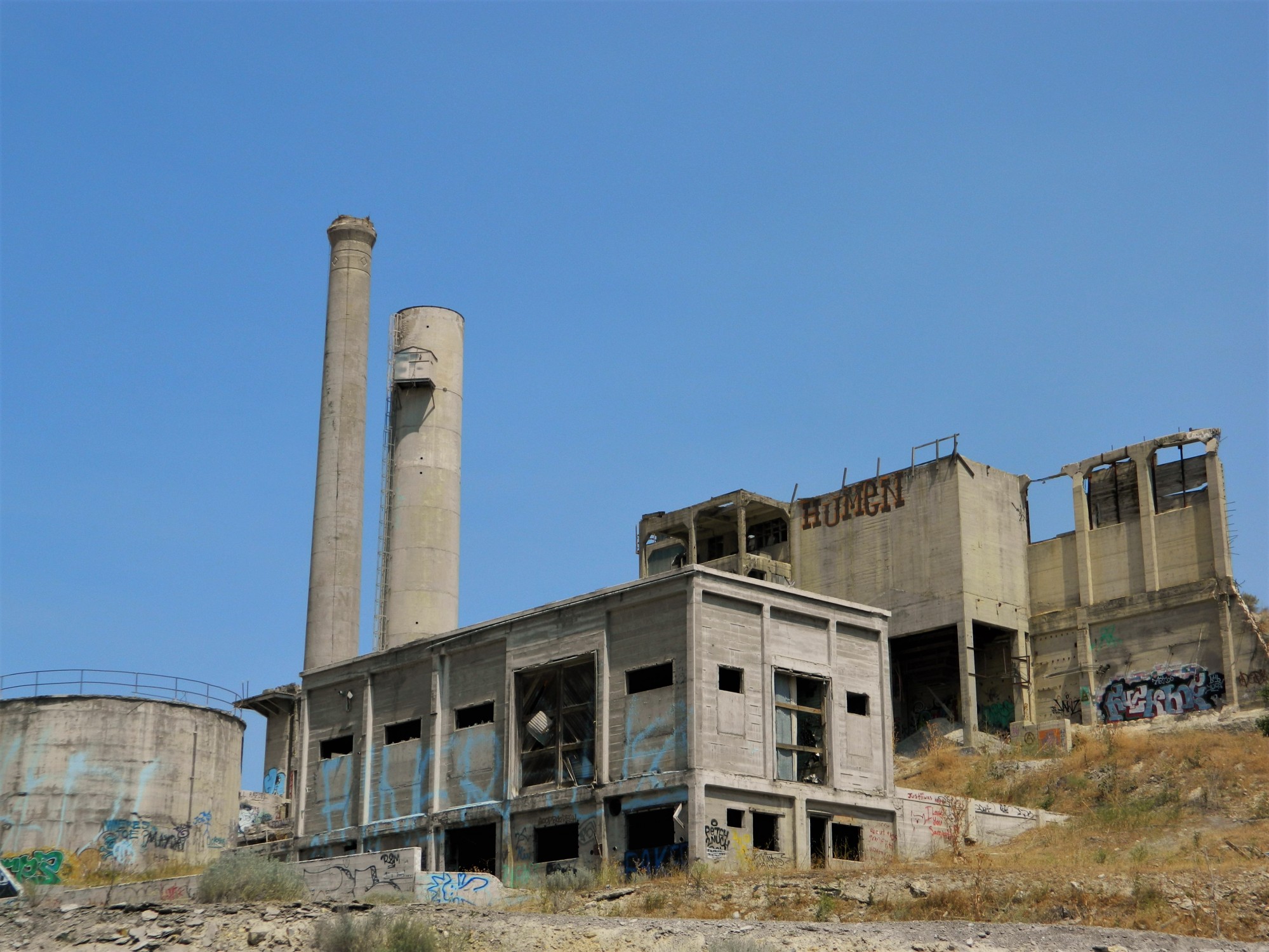 Abandoned Lime cement plant – Traveling the PNW